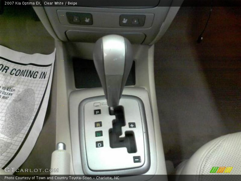 Clear White / Beige 2007 Kia Optima EX