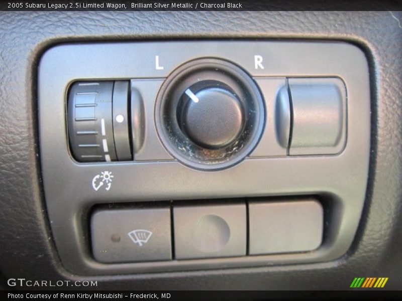 Brilliant Silver Metallic / Charcoal Black 2005 Subaru Legacy 2.5i Limited Wagon