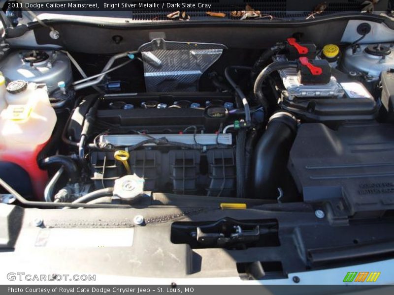 Bright Silver Metallic / Dark Slate Gray 2011 Dodge Caliber Mainstreet