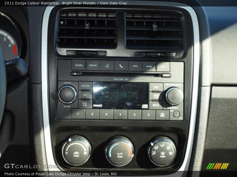 Bright Silver Metallic / Dark Slate Gray 2011 Dodge Caliber Mainstreet