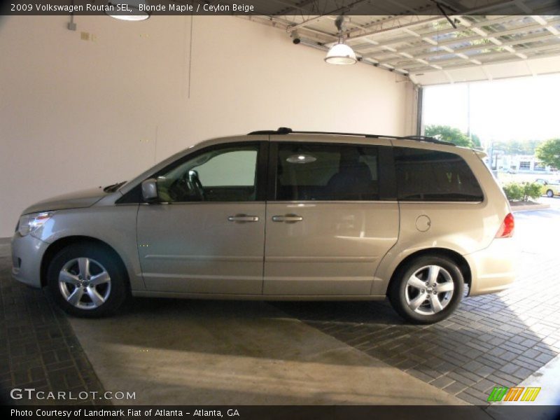 Blonde Maple / Ceylon Beige 2009 Volkswagen Routan SEL