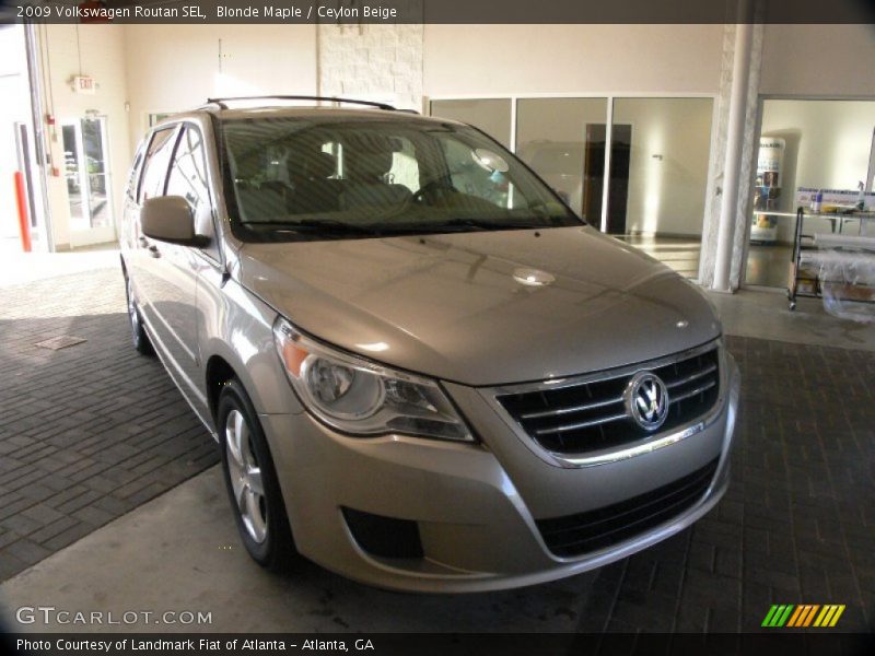 Blonde Maple / Ceylon Beige 2009 Volkswagen Routan SEL