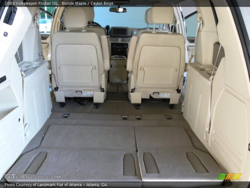 Blonde Maple / Ceylon Beige 2009 Volkswagen Routan SEL