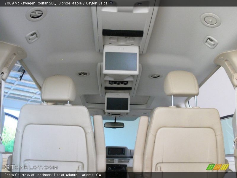 Blonde Maple / Ceylon Beige 2009 Volkswagen Routan SEL