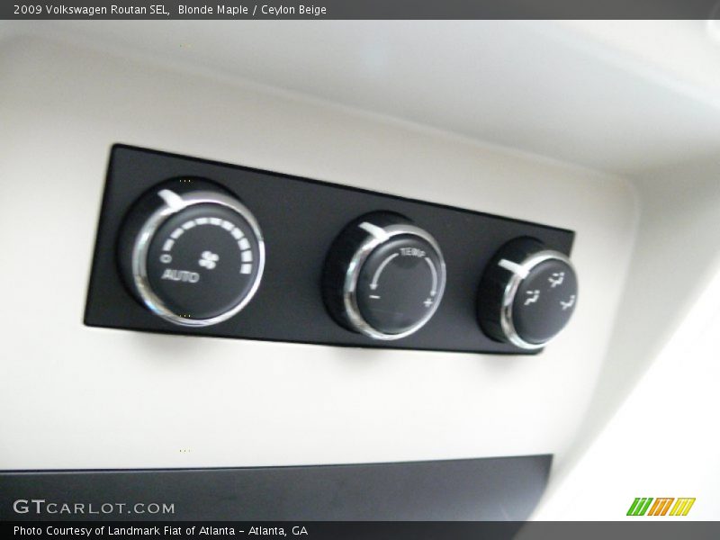 Blonde Maple / Ceylon Beige 2009 Volkswagen Routan SEL