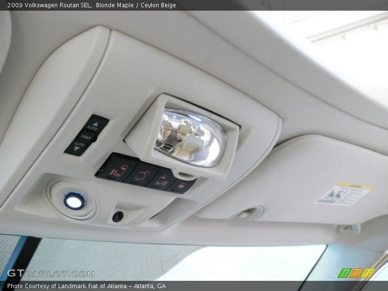 Blonde Maple / Ceylon Beige 2009 Volkswagen Routan SEL