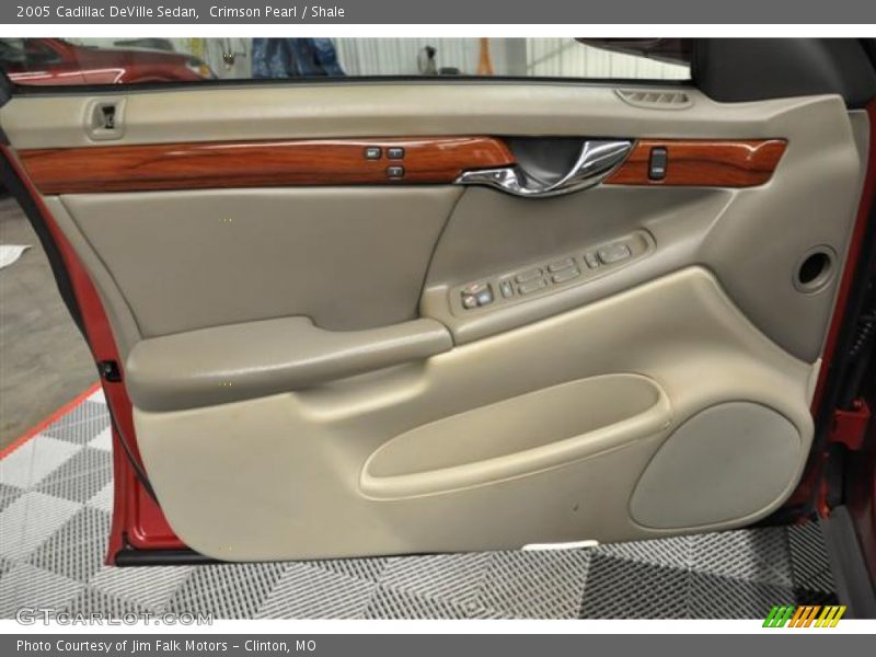Crimson Pearl / Shale 2005 Cadillac DeVille Sedan