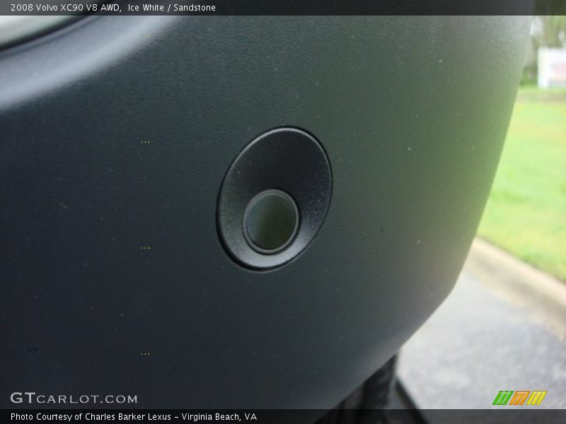 Ice White / Sandstone 2008 Volvo XC90 V8 AWD