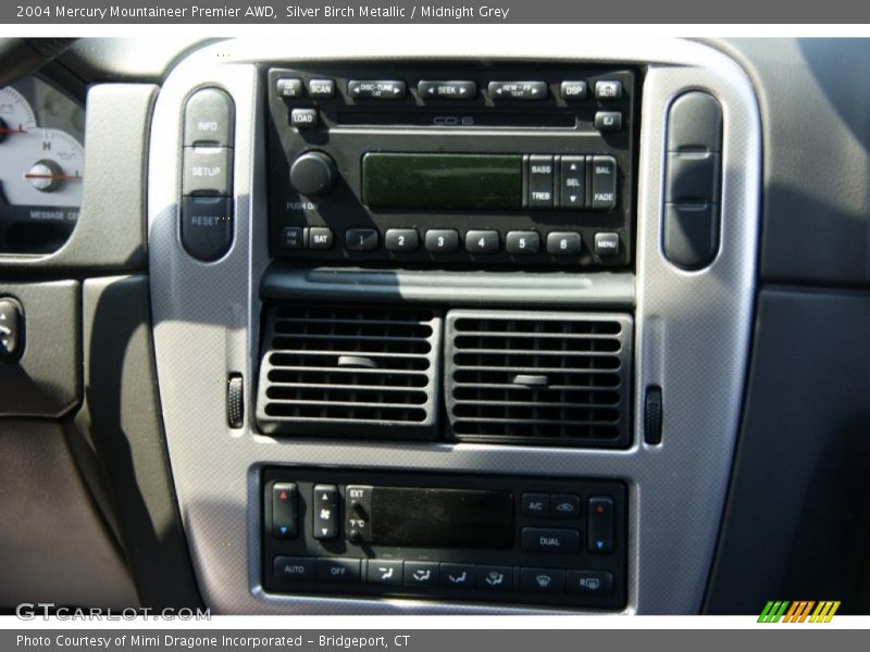 Silver Birch Metallic / Midnight Grey 2004 Mercury Mountaineer Premier AWD