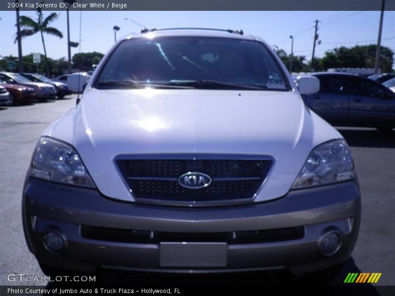 Clear White / Beige 2004 Kia Sorento EX