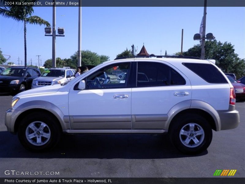 Clear White / Beige 2004 Kia Sorento EX