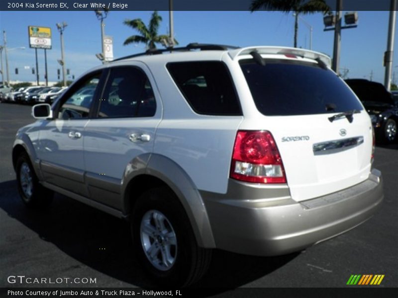 Clear White / Beige 2004 Kia Sorento EX