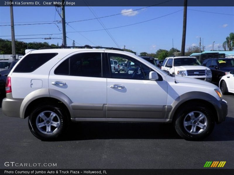 Clear White / Beige 2004 Kia Sorento EX