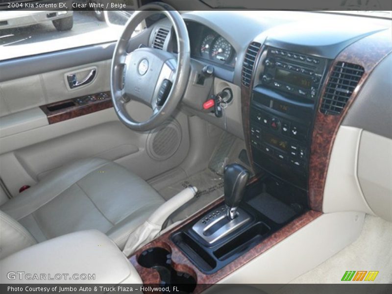 Clear White / Beige 2004 Kia Sorento EX