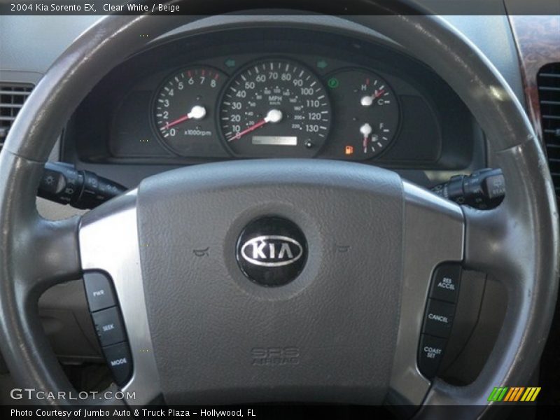 Clear White / Beige 2004 Kia Sorento EX
