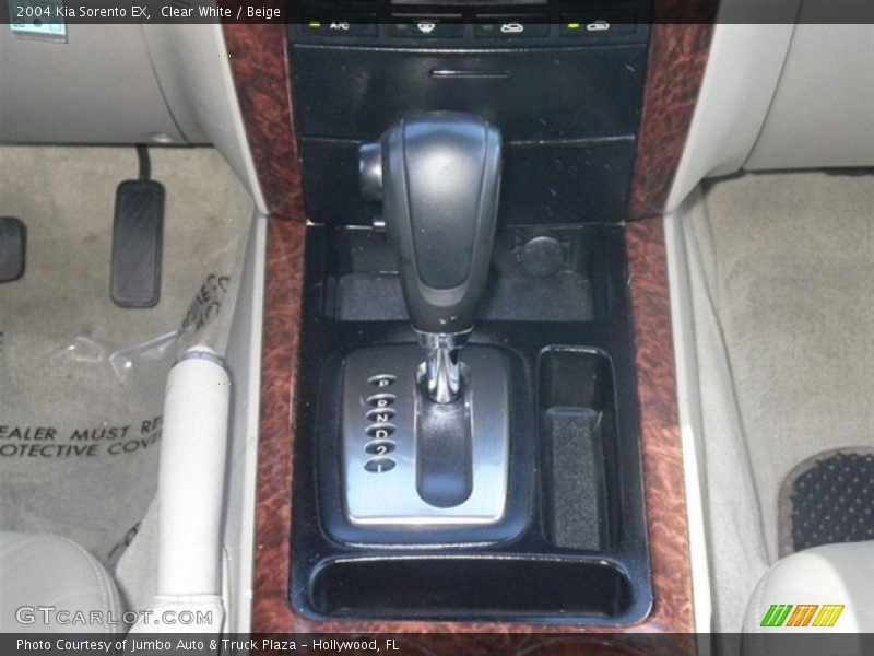 Clear White / Beige 2004 Kia Sorento EX