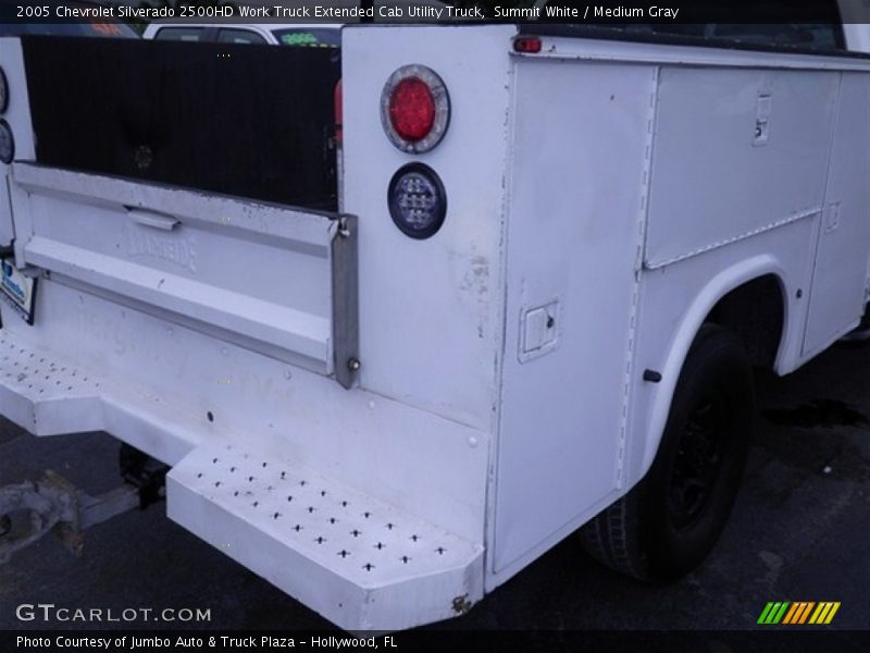 Summit White / Medium Gray 2005 Chevrolet Silverado 2500HD Work Truck Extended Cab Utility Truck