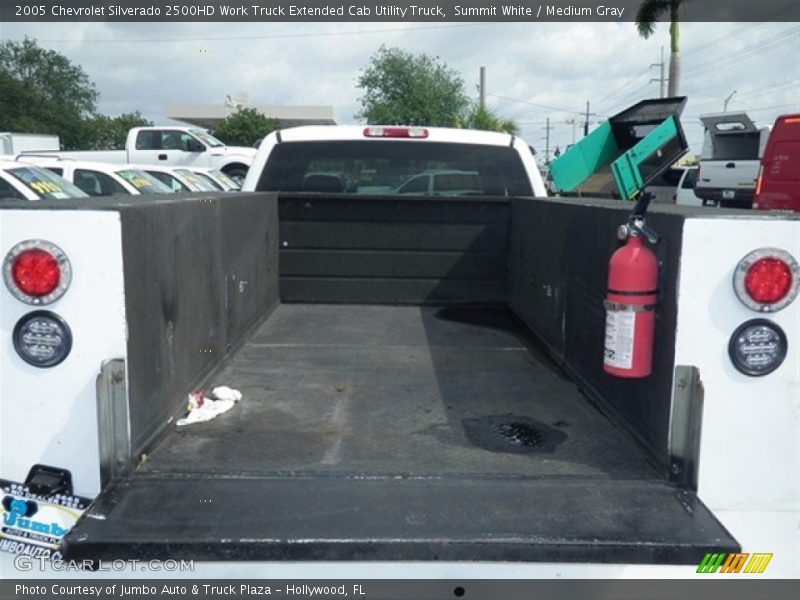 Summit White / Medium Gray 2005 Chevrolet Silverado 2500HD Work Truck Extended Cab Utility Truck