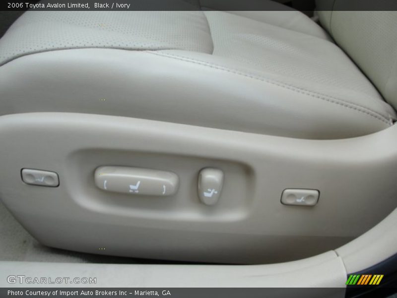 Black / Ivory 2006 Toyota Avalon Limited