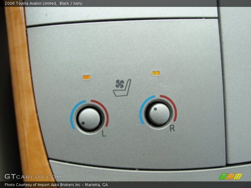 Black / Ivory 2006 Toyota Avalon Limited