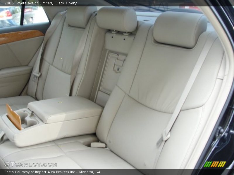 Black / Ivory 2006 Toyota Avalon Limited