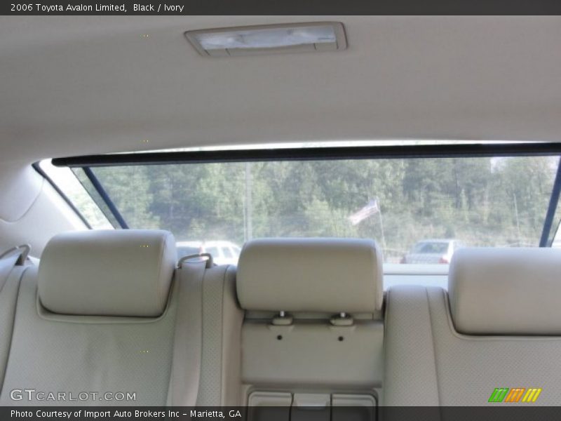 Black / Ivory 2006 Toyota Avalon Limited