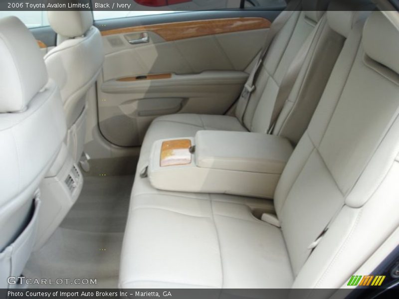 Black / Ivory 2006 Toyota Avalon Limited