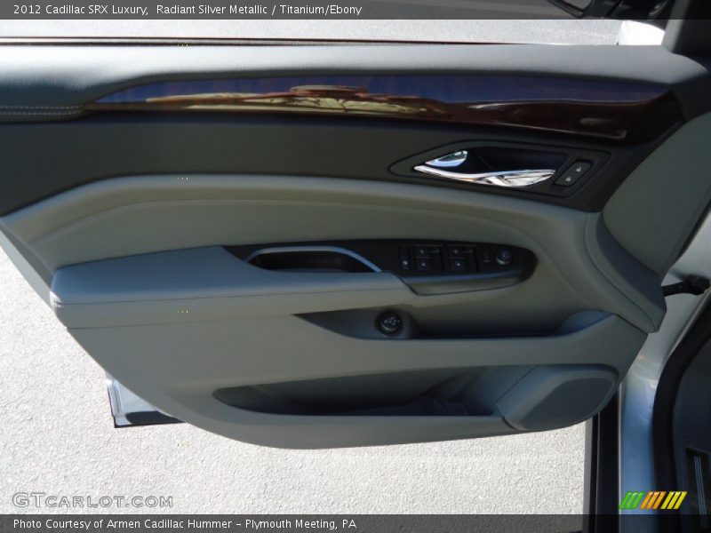 Radiant Silver Metallic / Titanium/Ebony 2012 Cadillac SRX Luxury