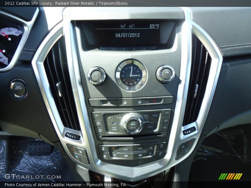 Radiant Silver Metallic / Titanium/Ebony 2012 Cadillac SRX Luxury