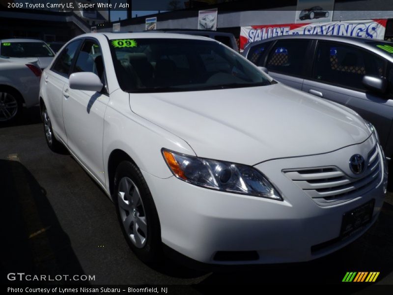 Super White / Ash 2009 Toyota Camry LE