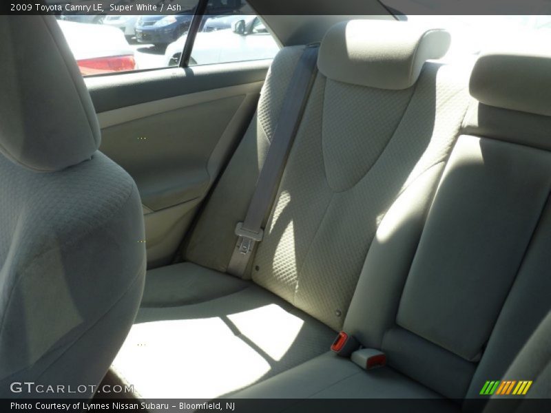 Super White / Ash 2009 Toyota Camry LE