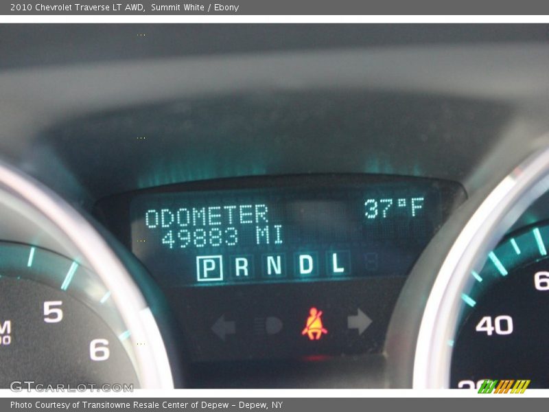 Summit White / Ebony 2010 Chevrolet Traverse LT AWD