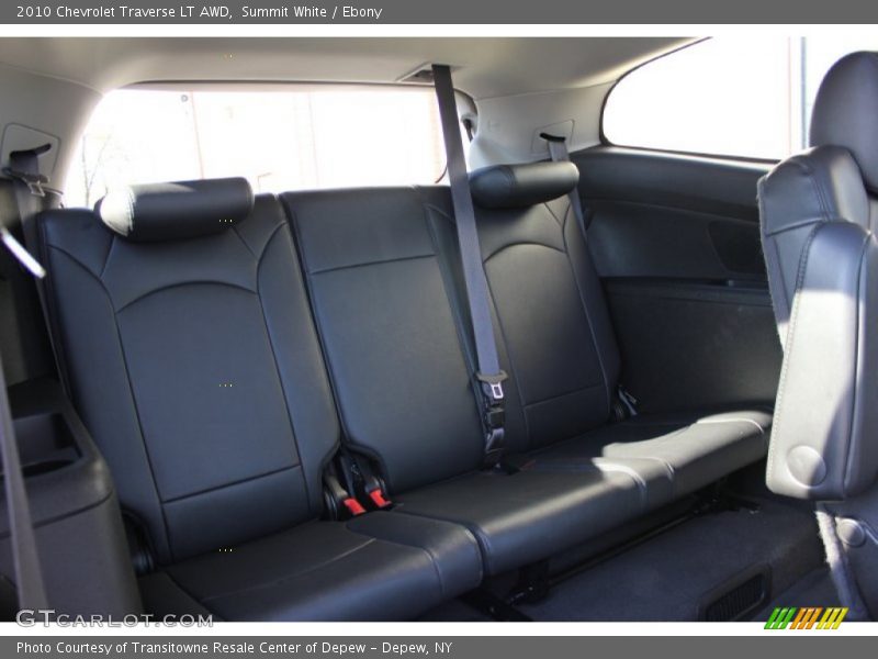 Summit White / Ebony 2010 Chevrolet Traverse LT AWD