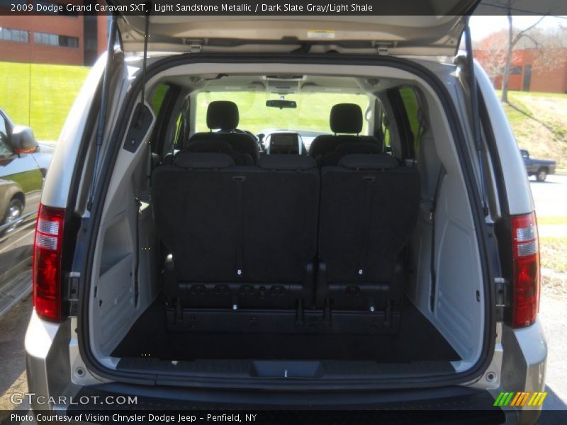 Light Sandstone Metallic / Dark Slate Gray/Light Shale 2009 Dodge Grand Caravan SXT