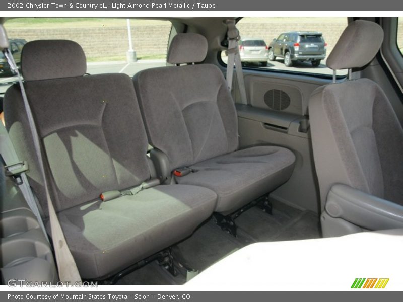 Light Almond Pearl Metallic / Taupe 2002 Chrysler Town & Country eL