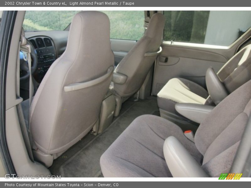 Light Almond Pearl Metallic / Taupe 2002 Chrysler Town & Country eL