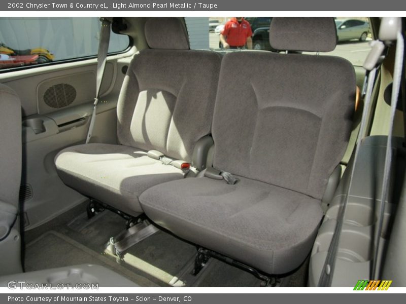  2002 Town & Country eL Taupe Interior