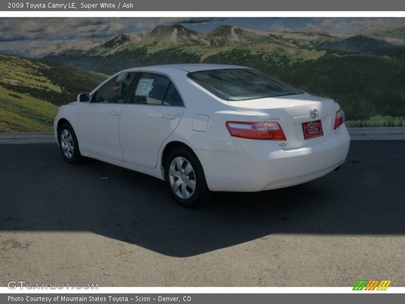 Super White / Ash 2009 Toyota Camry LE