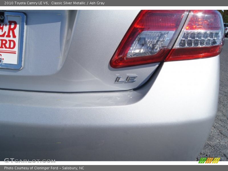 Classic Silver Metallic / Ash Gray 2010 Toyota Camry LE V6