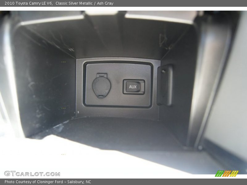 Classic Silver Metallic / Ash Gray 2010 Toyota Camry LE V6