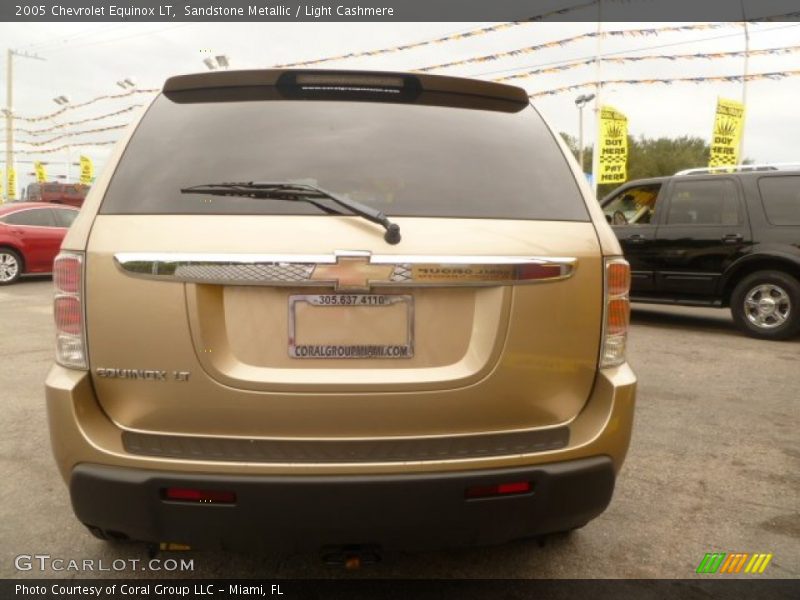 Sandstone Metallic / Light Cashmere 2005 Chevrolet Equinox LT