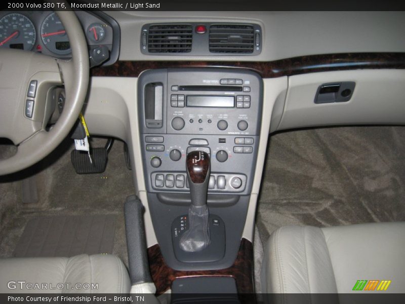 Moondust Metallic / Light Sand 2000 Volvo S80 T6