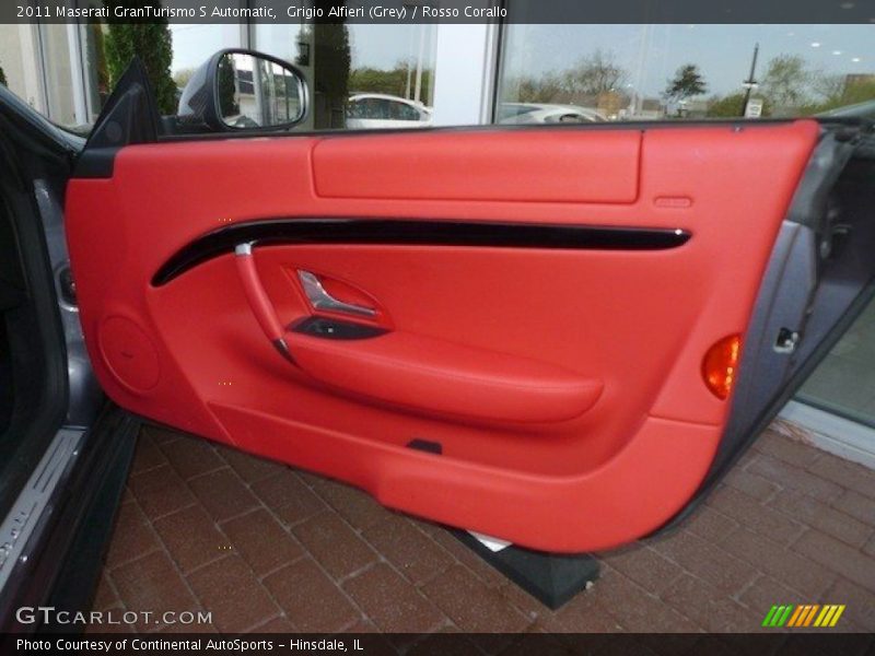 Door Panel of 2011 GranTurismo S Automatic