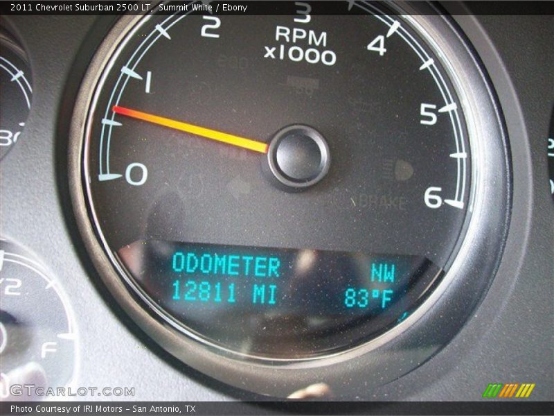 Summit White / Ebony 2011 Chevrolet Suburban 2500 LT