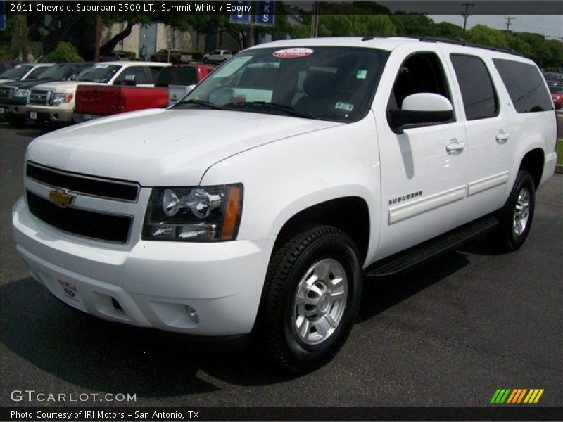 Front 3/4 View of 2011 Suburban 2500 LT