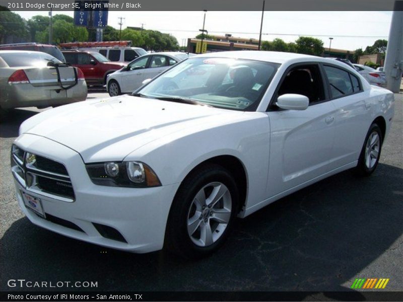 Bright White / Black 2011 Dodge Charger SE