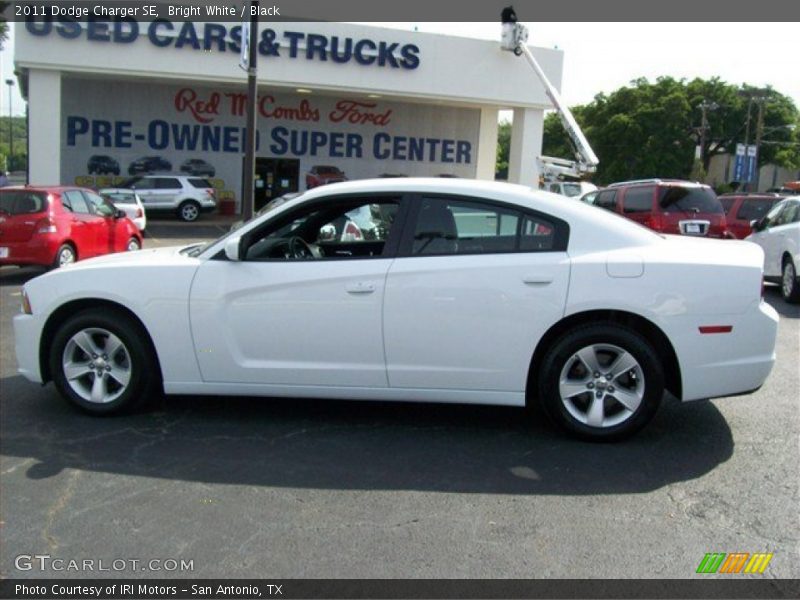 Bright White / Black 2011 Dodge Charger SE