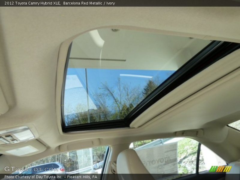 Barcelona Red Metallic / Ivory 2012 Toyota Camry Hybrid XLE