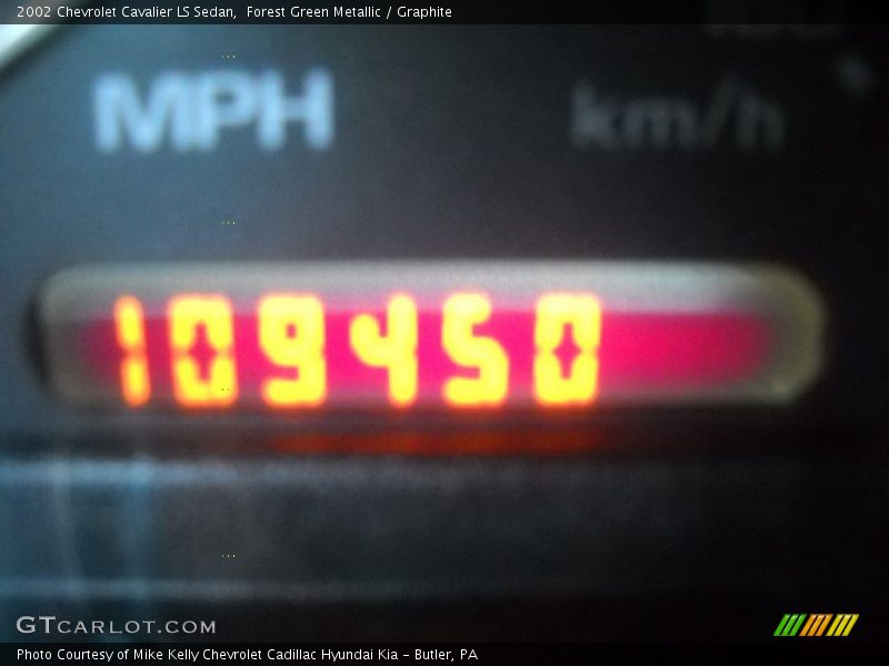 Forest Green Metallic / Graphite 2002 Chevrolet Cavalier LS Sedan