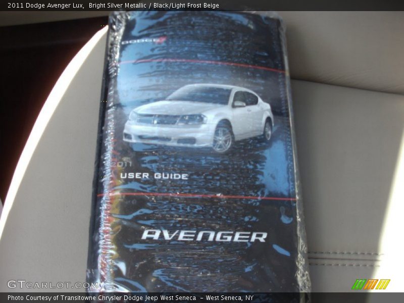 Bright Silver Metallic / Black/Light Frost Beige 2011 Dodge Avenger Lux
